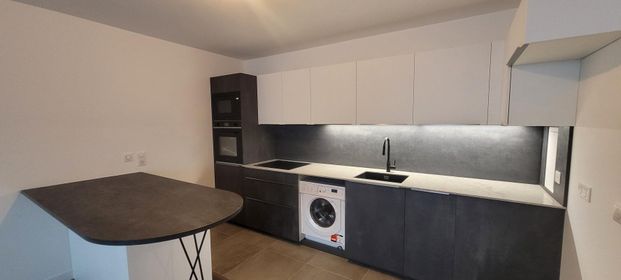 Location Appartement 3 pièces 65m² PARIS 15ème - Photo 1
