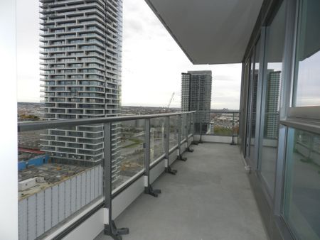 For Lease - 5 Buttermill Avenue Unit# 2102, Vaughan, Ontario - Photo 2