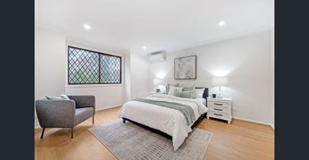 Impressive Tudor-inspired residence in a tranquil Epping setting - Photo 4