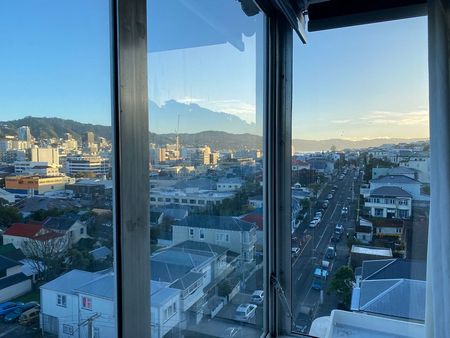 Warm, sunny apartment. Magnificent views - Photo 2