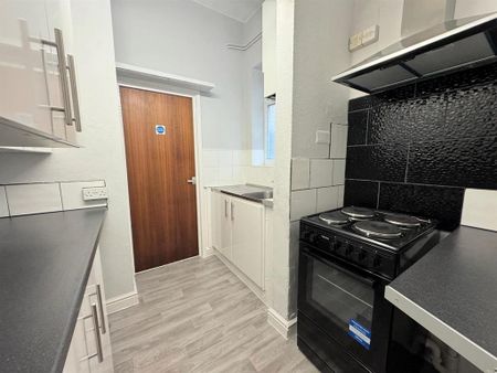 1 bedroom flat to rent - Photo 4