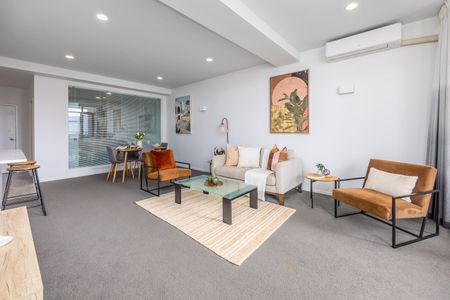 Stylish Furnished City Apartment – Character, Comfort & Convenience - Photo 4