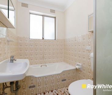 Spacious, Two Bedroom Apartment in Dulwich Hill - Photo 4