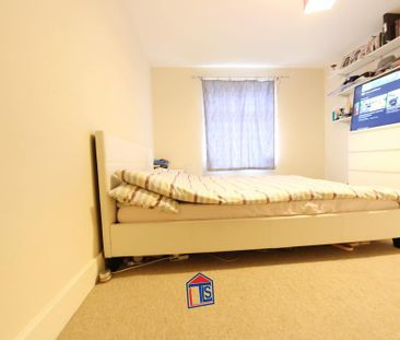 3 bedroom flat to rent - Photo 2
