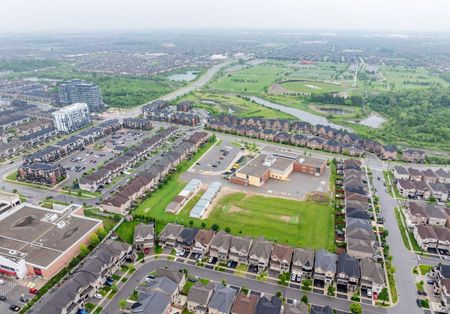 For Lease - 12 Goodsway Trail, Brampton, Ontario - Photo 3