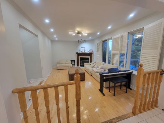 For Lease - 98 Brookeview Drive, Aurora, Ontario - Photo 1