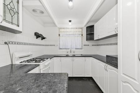 4 Rhubane Court, Blackburn - Photo 5