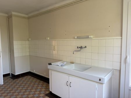 Location Appartement 4 pièces 80m² CHAMBERY 73000 - Photo 5