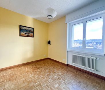 Bel appartement de 3 pièces dans une villa avec terrasse au Locle - Photo 1