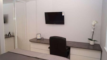 Emerson Road, BH15 - Photo 4