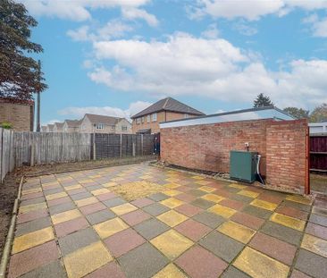 2 bedroom semi-detached bungalow to rent - Photo 4