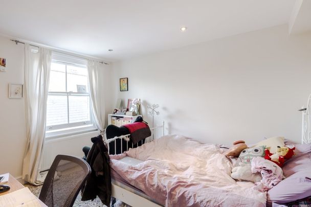 4 bedroom flat to rent - Photo 1