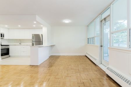 For Lease - 33 Erskine Avenue Unit# 201, Toronto, Ontario - Photo 3