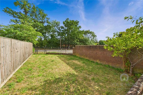 2 bedroom end of terrace house to rent - Photo 1