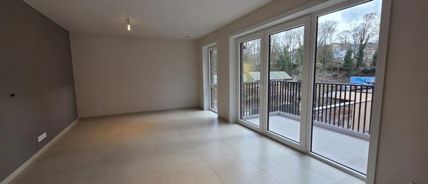 Appartement te huur - Photo 1