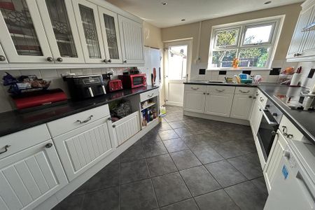 2 bedroom property to rent - Photo 3