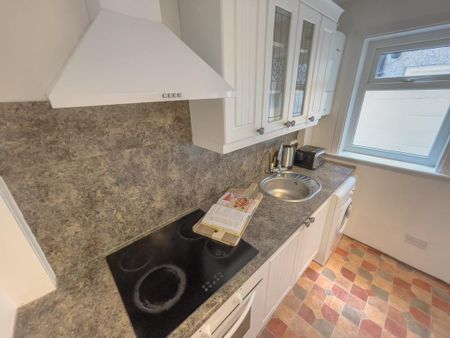 3 bedroom terraced house to rent - Photo 5