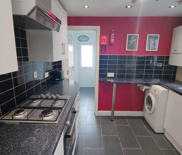 1 bedroom in a flat share to rent - Photo 5