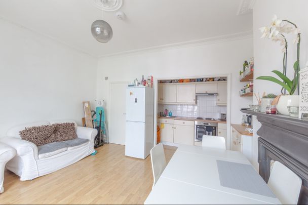 4 Bed Flat, Baptist Gardens, NW5 - Photo 1