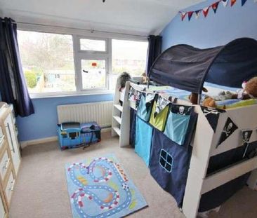 Grantham Avenue, Hamble, Southampton, Hampshire, SO31 - Photo 2