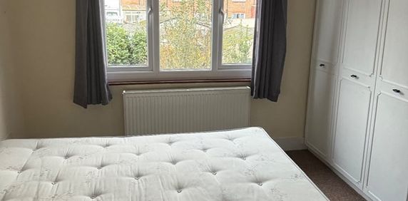 Room in a Shared House, Great Cambridge Road, N18 - Photo 2