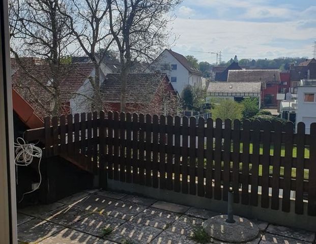 Große helle 3-Zimmer-Wohnung mit Balkon in Elliehausen - Photo 1
