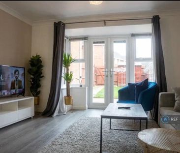 3 bedroom end of terrace house to rent - Photo 2