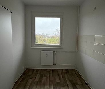 Schöne 2 Raum-Wohnung mit Balkon und Badewanne - Foto 1