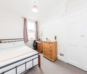 5 bedroom terraced house to rent - Photo 4