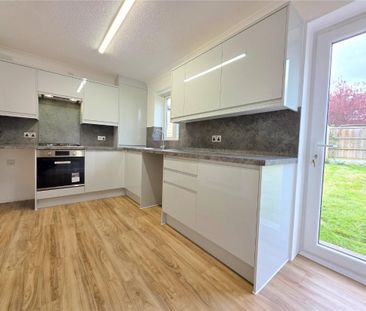 4 bed detached house to rent in Brimsdown Avenue, Laindon, SS15 - Photo 6