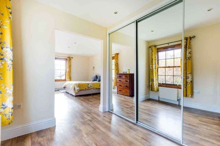 A four bedroom historic, modernised, farmhouse in a beautiful peaceful setting available to let on terms to be agreed. - Photo 5