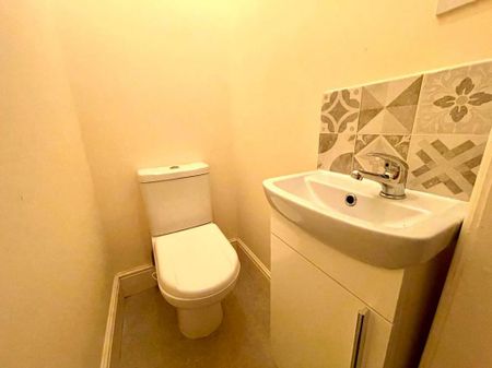 3 bedroom terraced house to rent - Photo 4