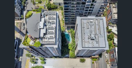 Modern, Fully Furnished 1 Bedroom Apartment in Prime South Brisbane - Photo 5