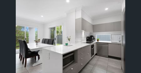 Modern Family Home Backing Onto Peaceful Parkland - Photo 4