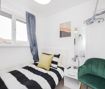 Room in a Shared House, Carolina Close, E15 - Photo 2