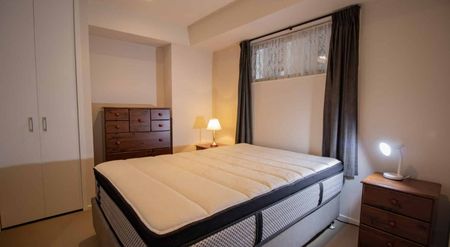 Superb Soho One Bedroom Furnished Apartment - Photo 2