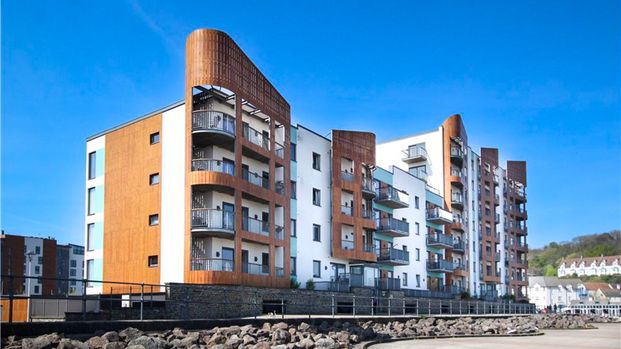 A fantastic two double bedroom apartment with ensuite facilities and an enviable position on the Marina. There is allocated parking too. Call NOW to book your viewing! - Photo 1