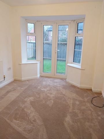 5 Bed Detached House, Stoneyholme Avenue, M8 - Photo 2