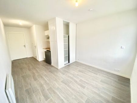 Location Appartement 1 pièce 19m² AUZEVILLE TOLOSANE 31320 - Photo 2