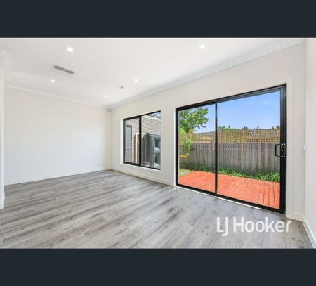 3/15 Ainsleigh Court, Cranbourne, Vic 3977 - Photo 3