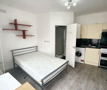 Studio to rent - Photo 2