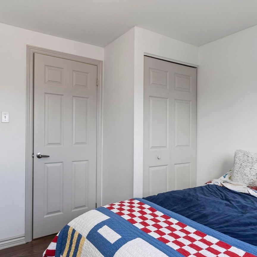 For Lease - 421 Griffith Street, London South, Ontario - Photo 1