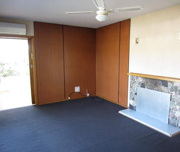 Family 3 Bedroom Home in Hornby - Photo 2