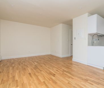 365 Eglinton Avenue East - Photo 5