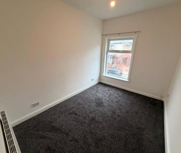 Third Avenue, Bolton, Greater Manchester - Photo 2