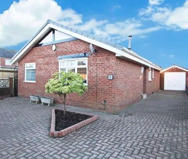 Captain Lees Road, Westhoughton, BL5 - Photo 2