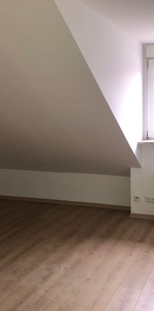 *Neu saniert - 2 Zimmer - Nürnberg-Maxfeld - Blick in den Innenhof* - Photo 1