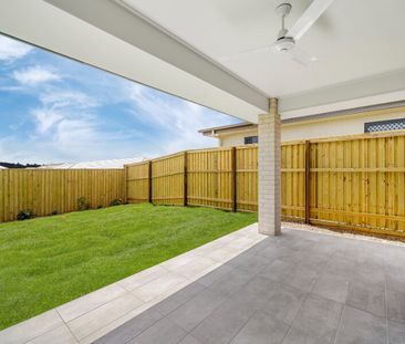 Family Home with 2 Living Areas and Ducted Air-Conditioning - Photo 6