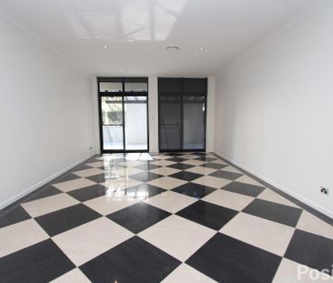 Your Dream Home Awaits 3 Bedrooms and 2 Carparks in Chermside. - Photo 4