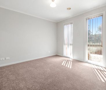 Immaculate 4-bedroom, 2-bathroom family home - Photo 2